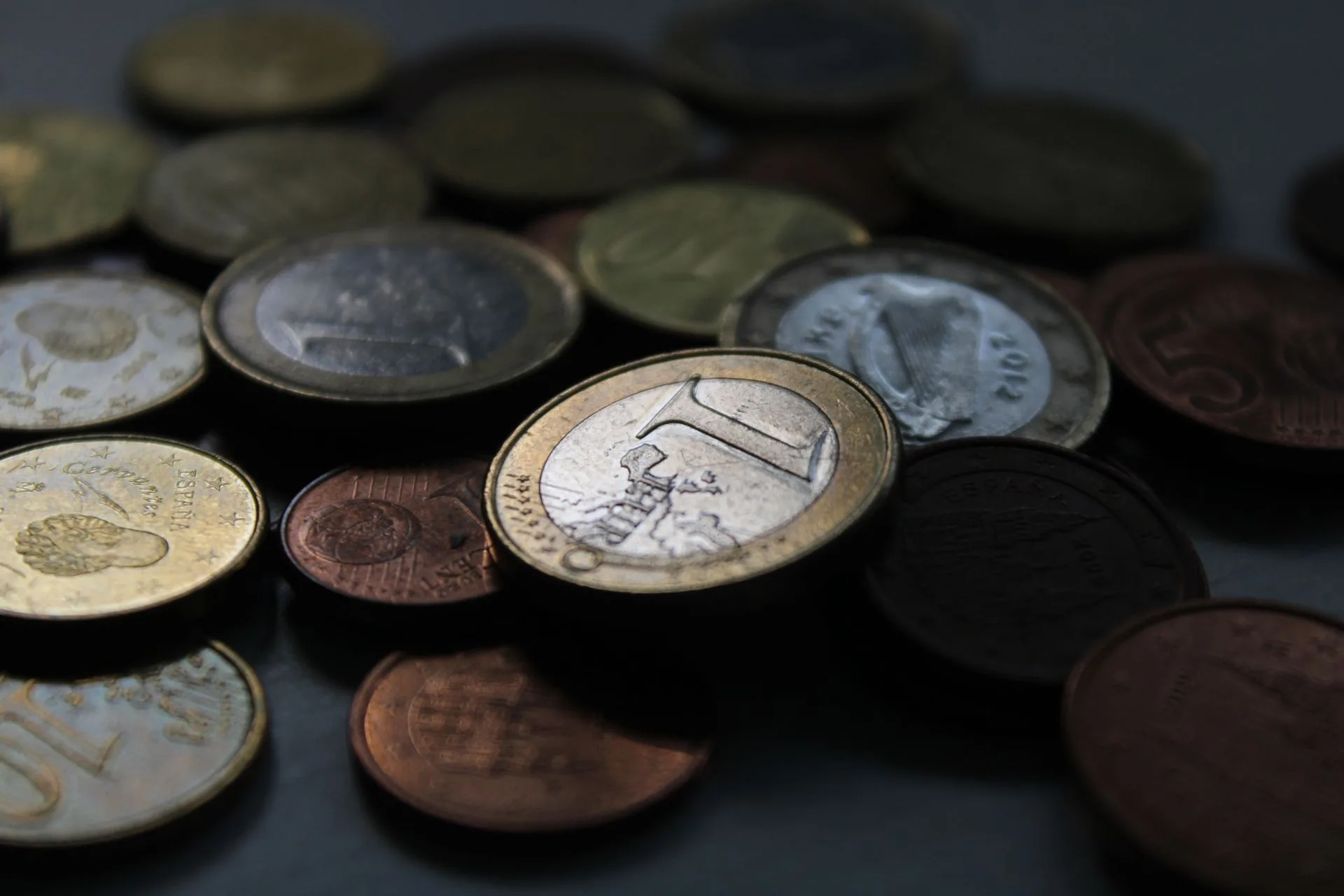 How Much Are Europeans Really Spending on Subscriptions? (2026 Data)